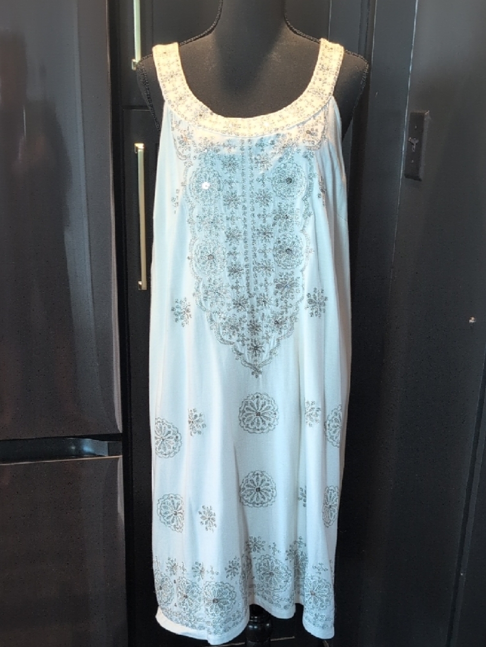 INC International Concepts White Sleeveless Tunic w/ Silver Embroidery & Sequins